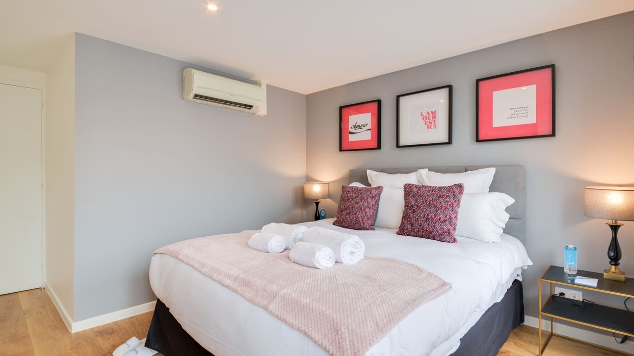 Photo of Bedroom in 9th Arrondissement