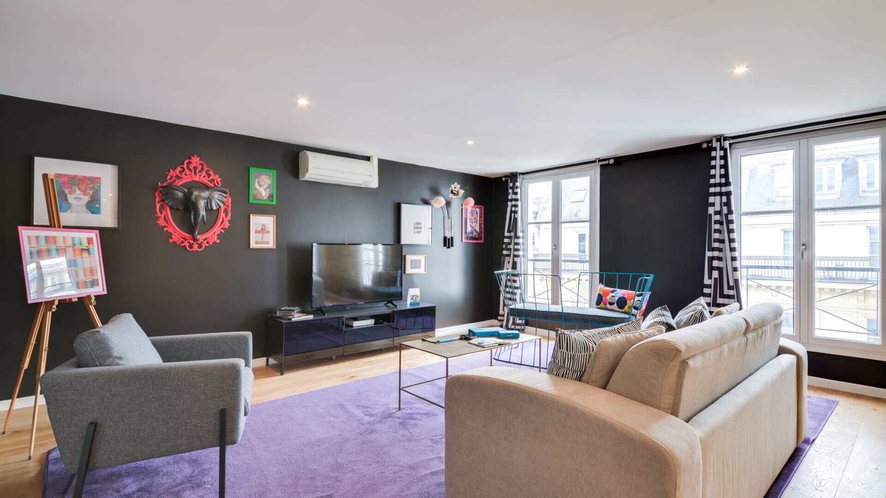 Photo of Livingroom in 9th Arrondissement