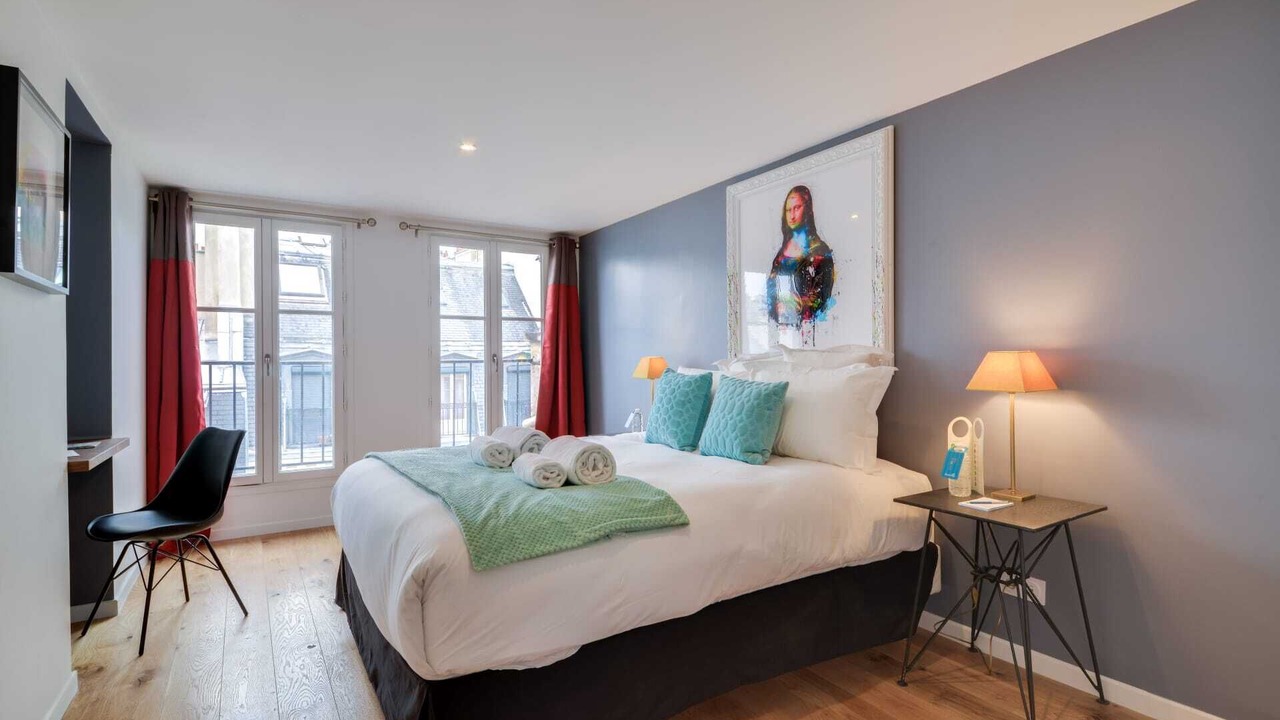Photo of Bedroom in 9th Arrondissement