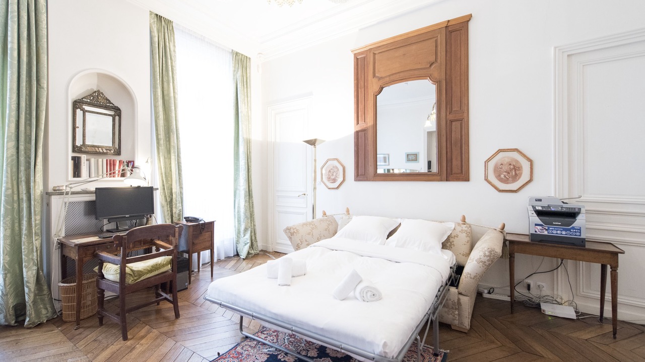 Photo of Bedroom in Chaillot