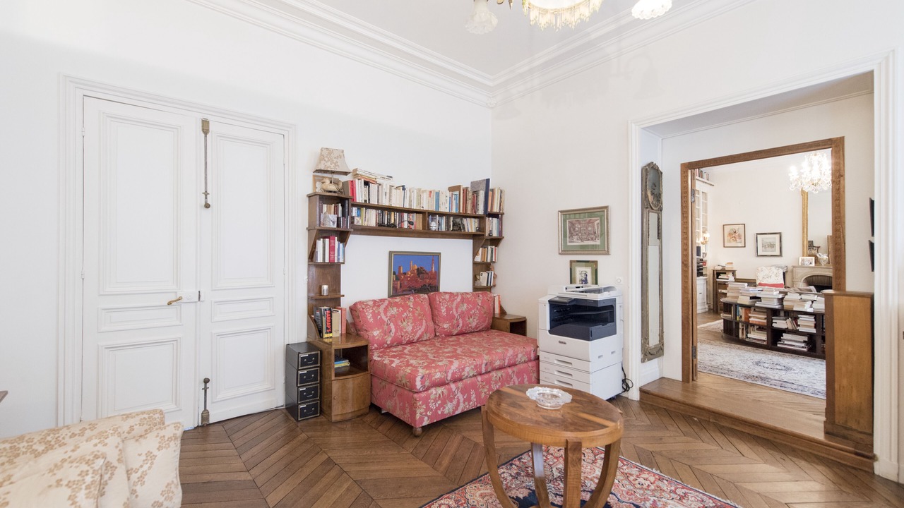 Photo of Livingroom in Chaillot