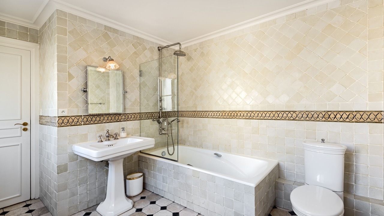 Photo of Bathroom in Palais-Royal