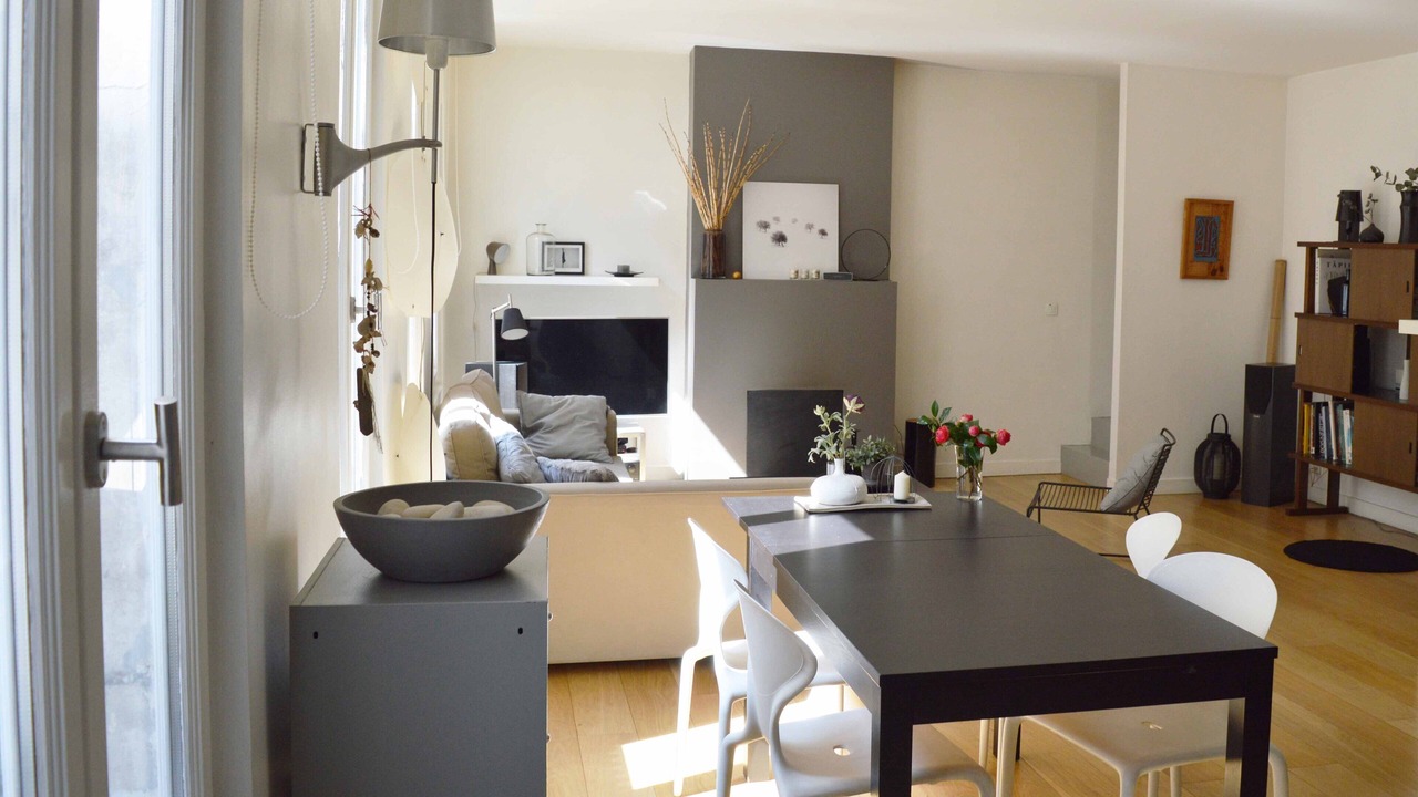 Photo of Livingroom in Archives