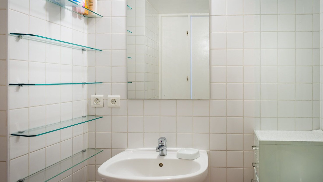 Photo of Bathroom in Quartier de la Folie-Mericourt