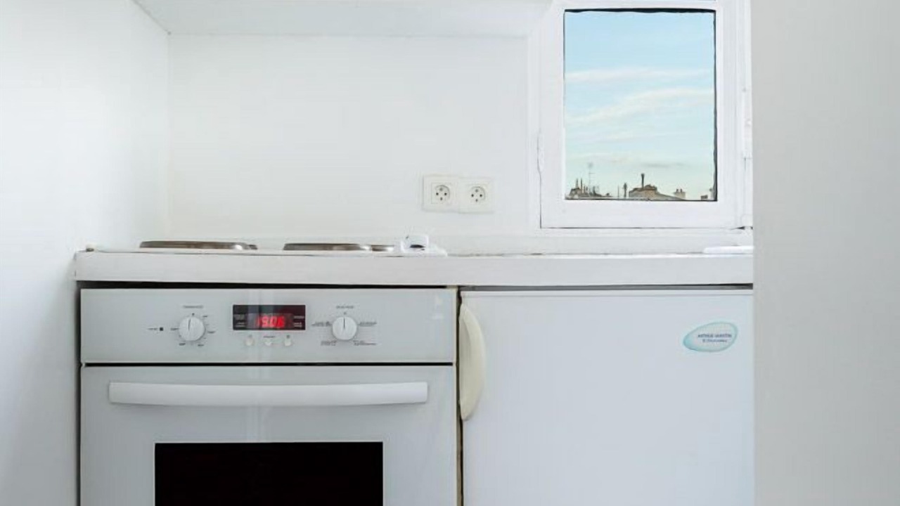 Photo of Kitchen in Quartier de la Folie-Mericourt