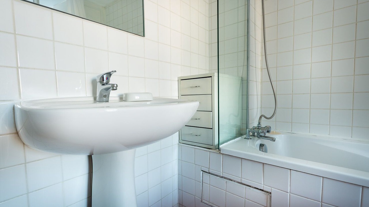 Photo of Bathroom in Quartier de la Folie-Mericourt