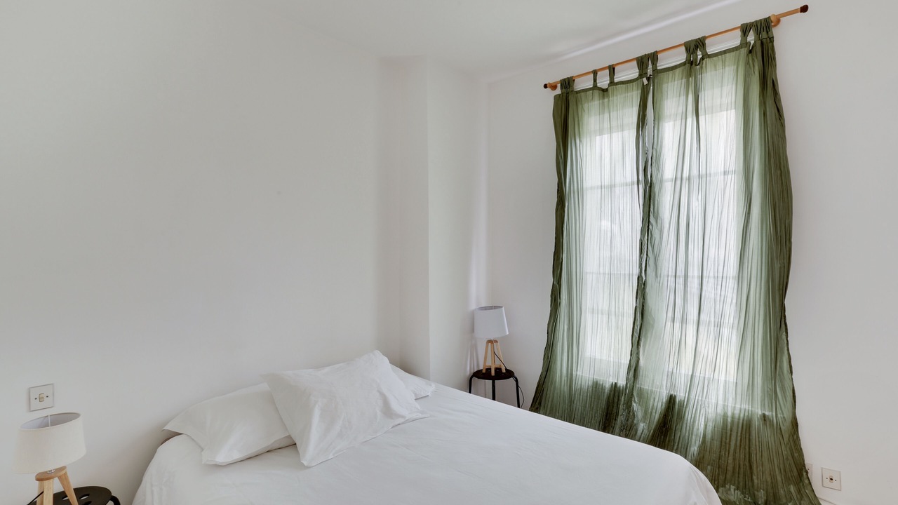 Photo of Bedroom in Notre-Dame-des-Champs