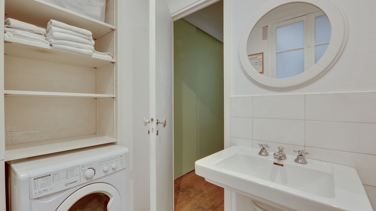 Photo of Bathroom in Notre-Dame-des-Champs