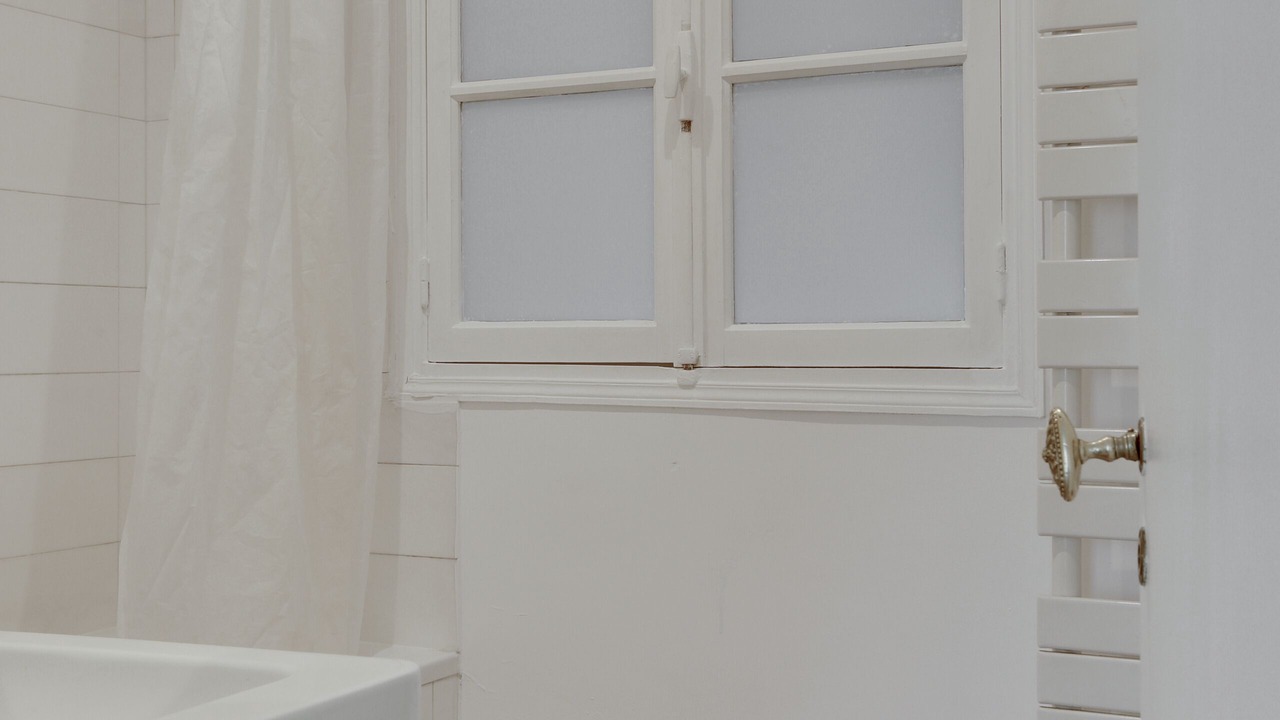 Photo of Bathroom in Notre-Dame-des-Champs