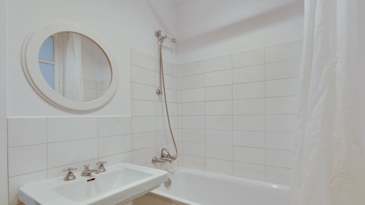 Photo of Bathroom in Notre-Dame-des-Champs