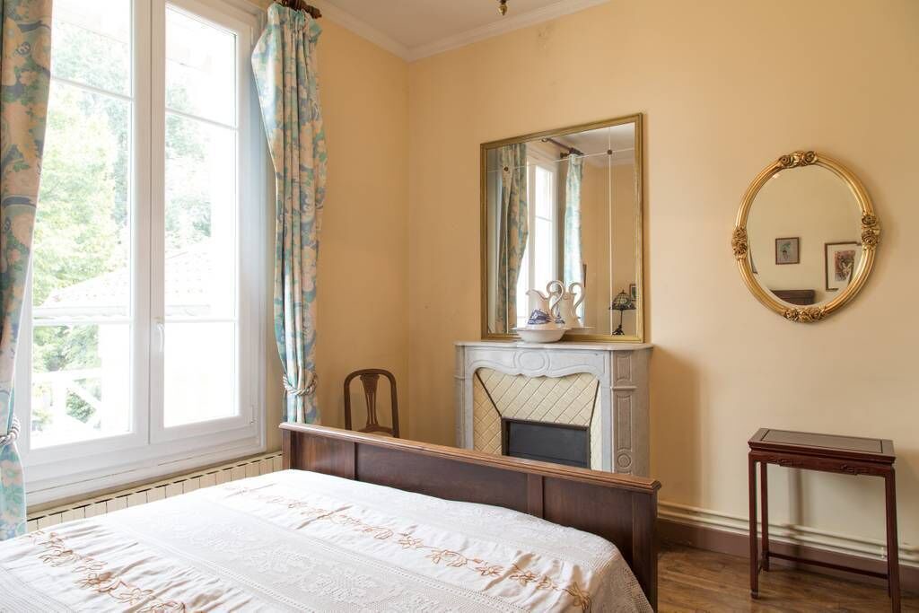 Photo of Bedroom in Neuilly-Plaisance
