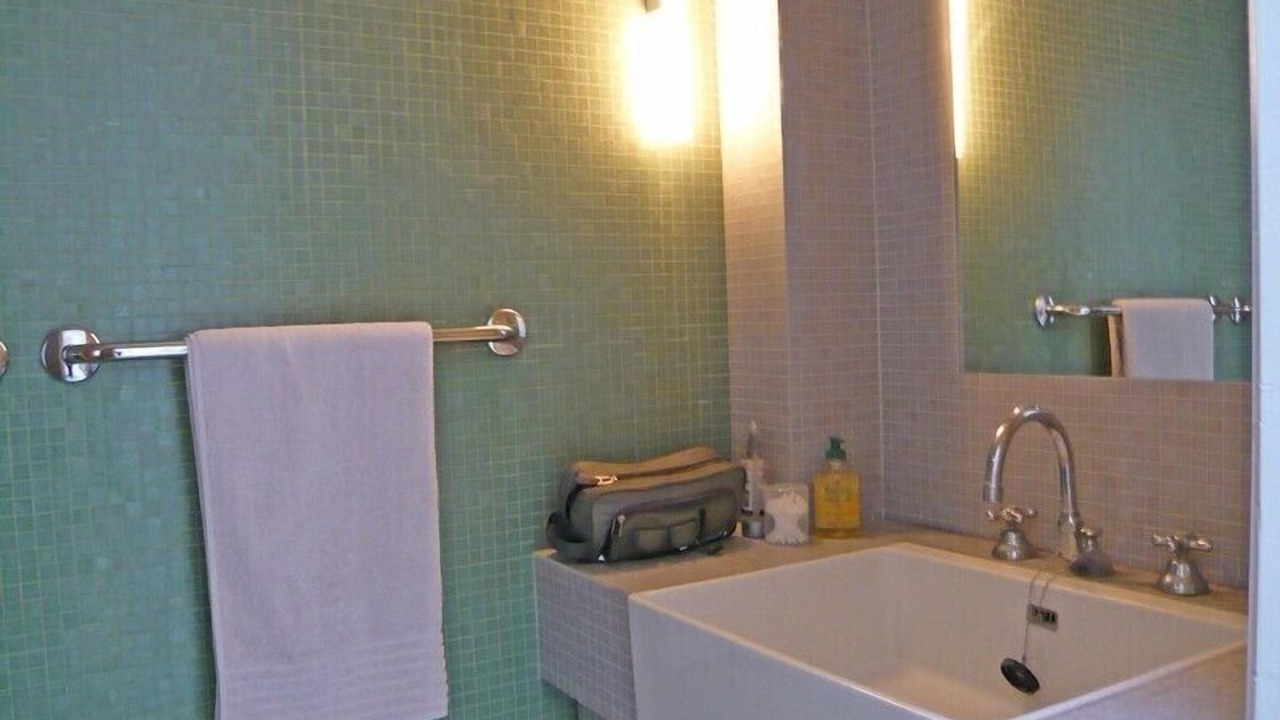 Photo of Bathroom in Quartier de la Folie-Mericourt