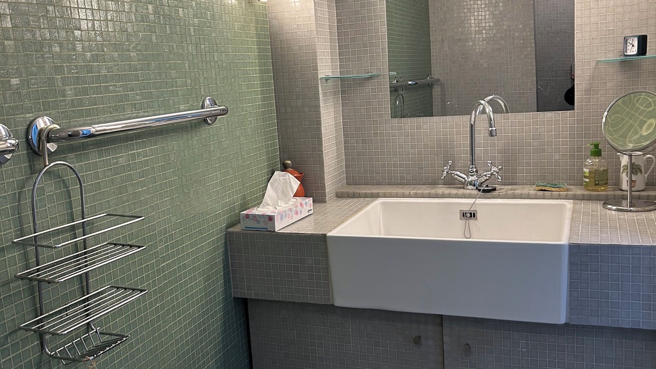 Photo of Bathroom in Quartier de la Folie-Mericourt