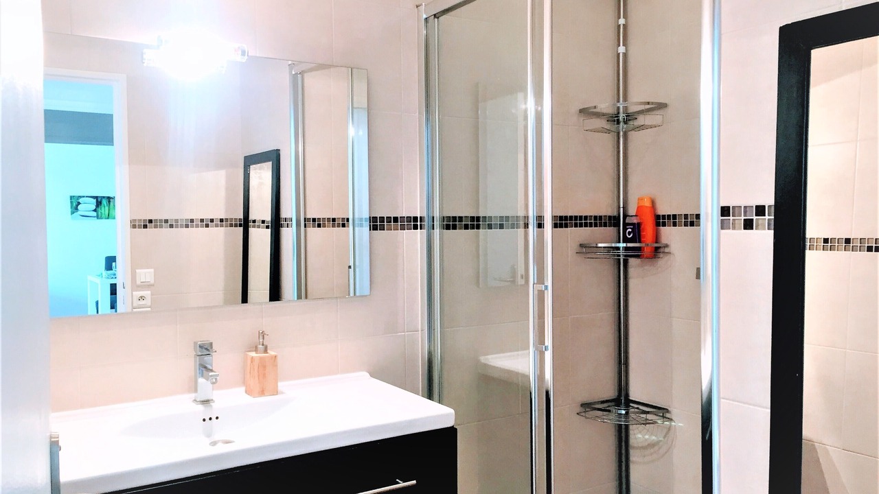 Photo of Bathroom in Gambetta