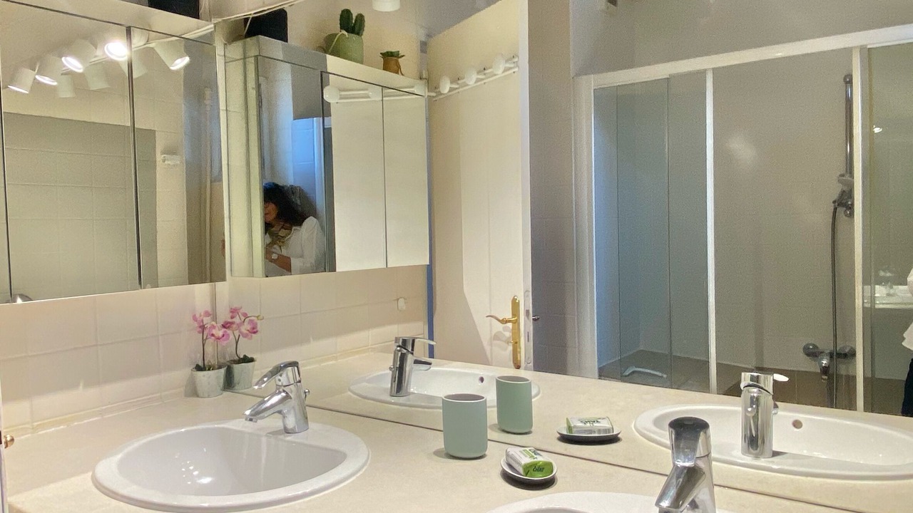 Photo of Bathroom in Clignancourt