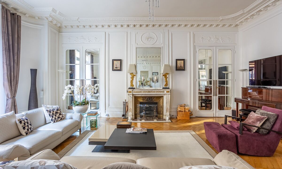 Photo of Livingroom in Chaillot