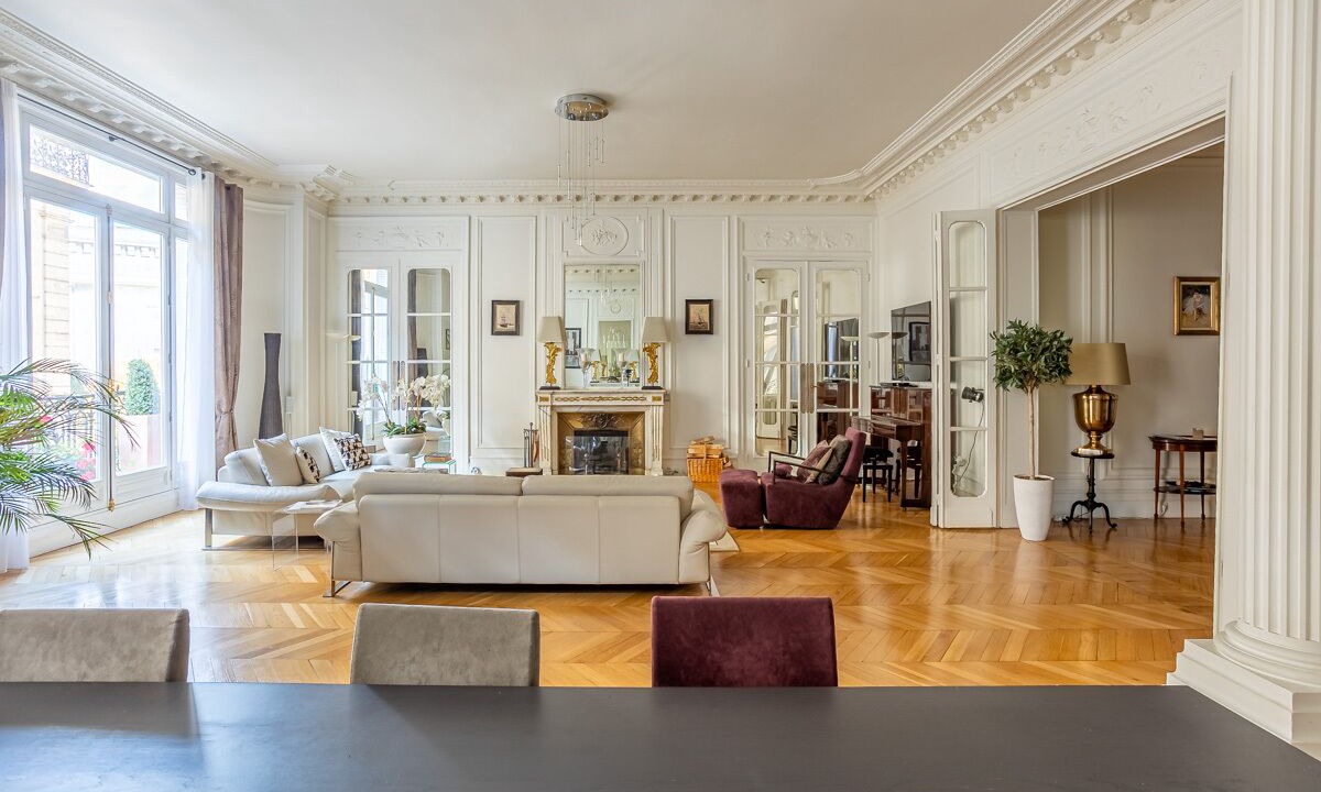 Photo of Livingroom in Chaillot