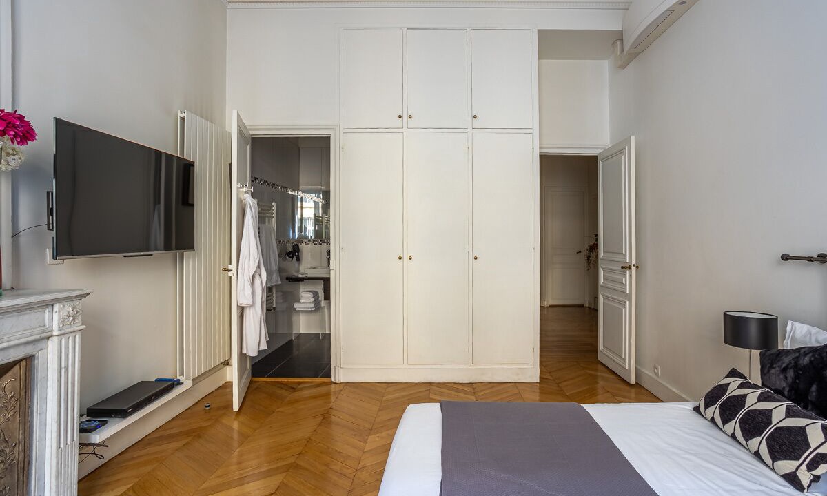 Photo of Bedroom in Chaillot