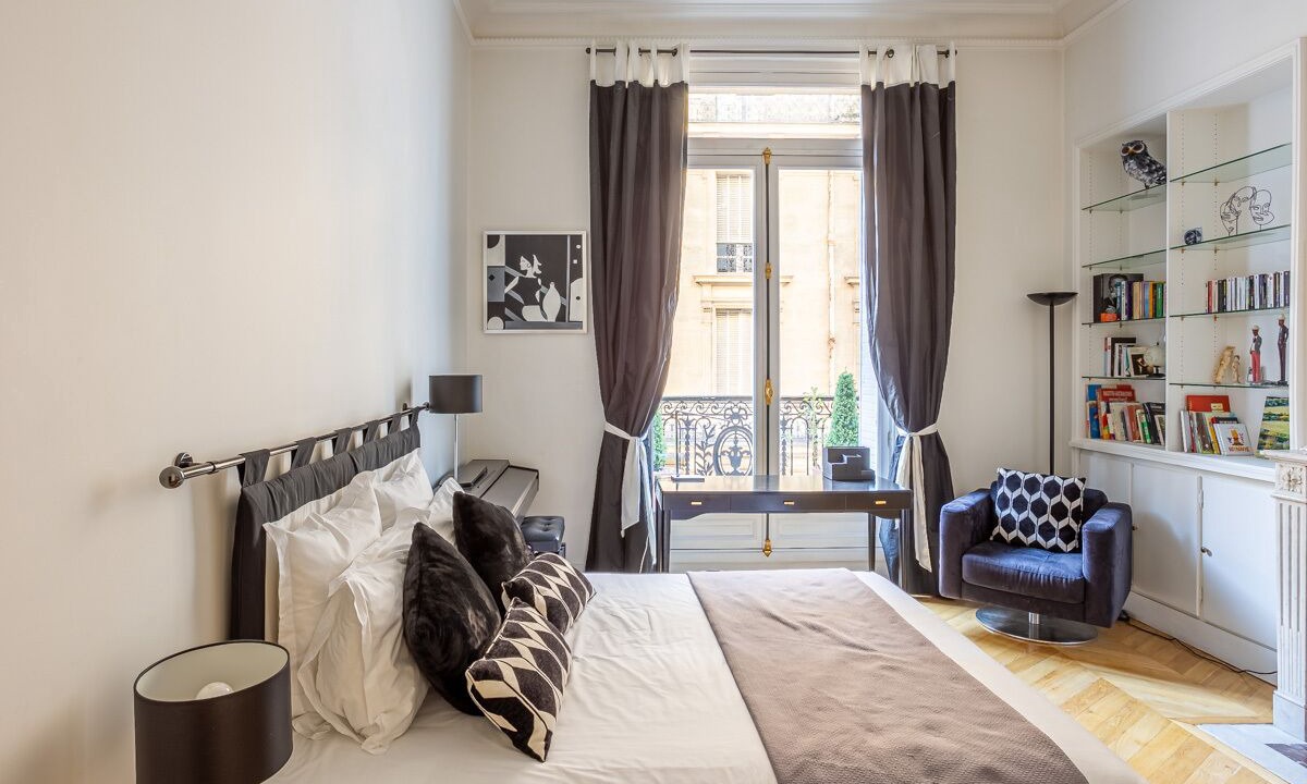 Photo of Bedroom in Chaillot