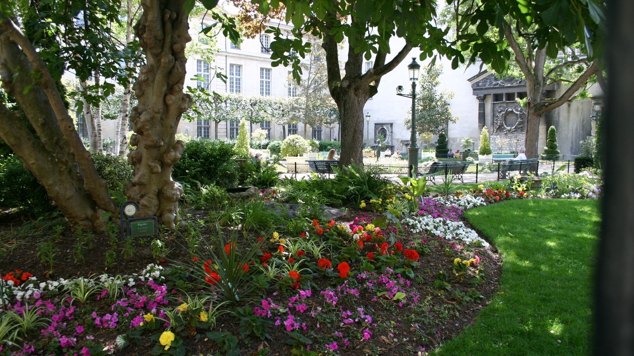 Photo of Outdoor in Archives