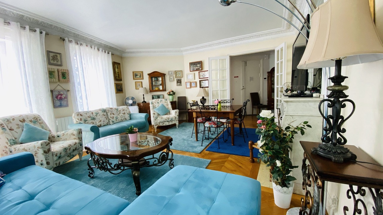 Photo of Livingroom in Chaillot