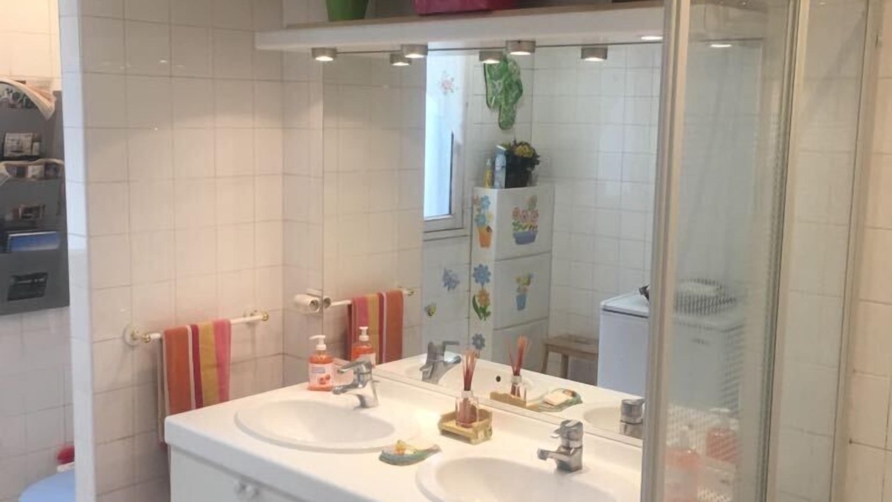 Photo of Bathroom in Chaillot
