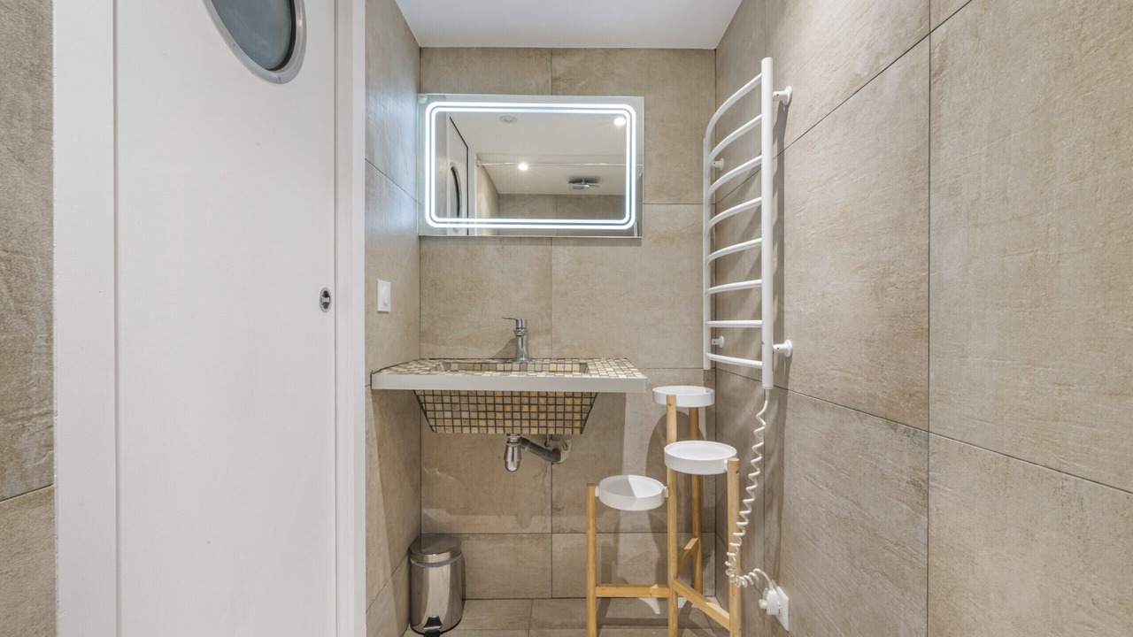 Photo of Bathroom in Quartier de la Folie-Mericourt