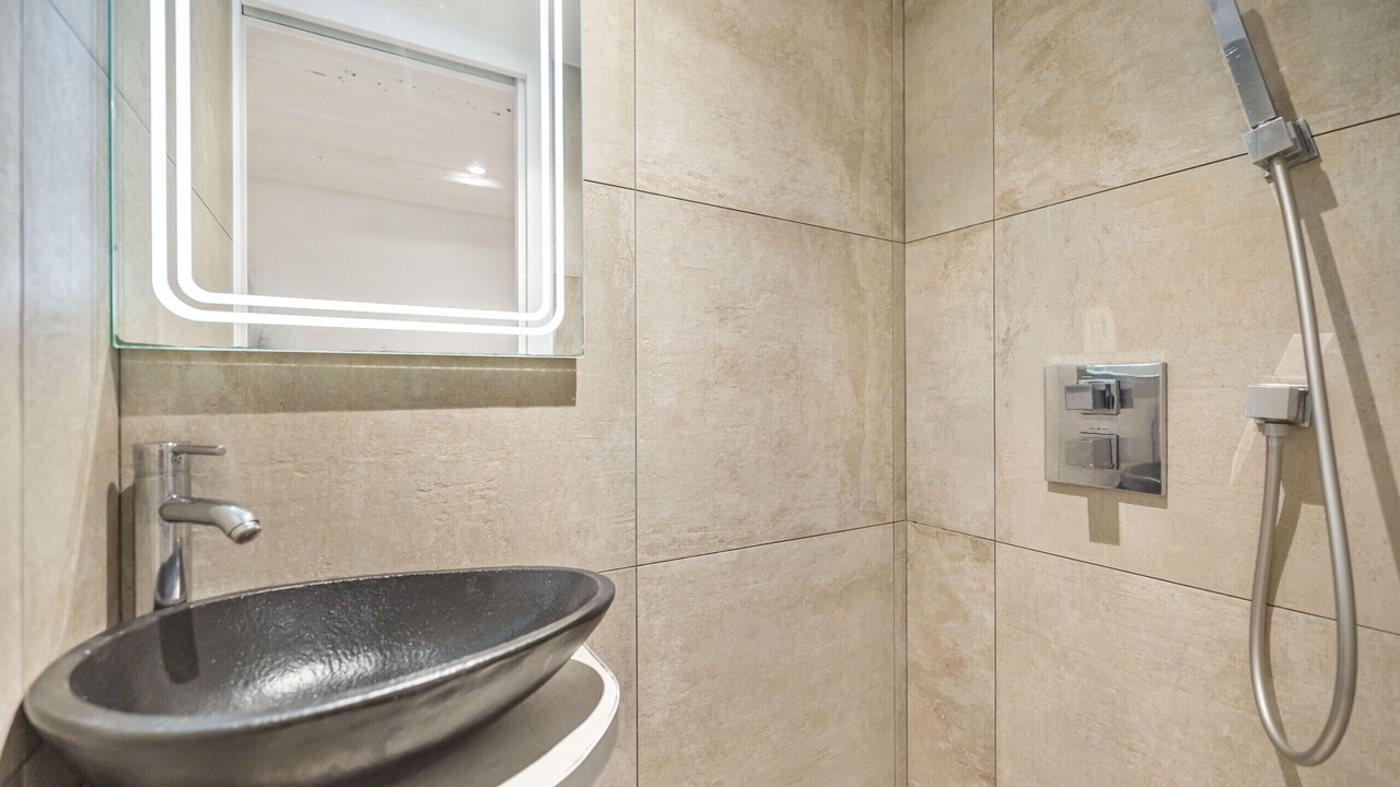 Photo of Bathroom in Quartier de la Folie-Mericourt