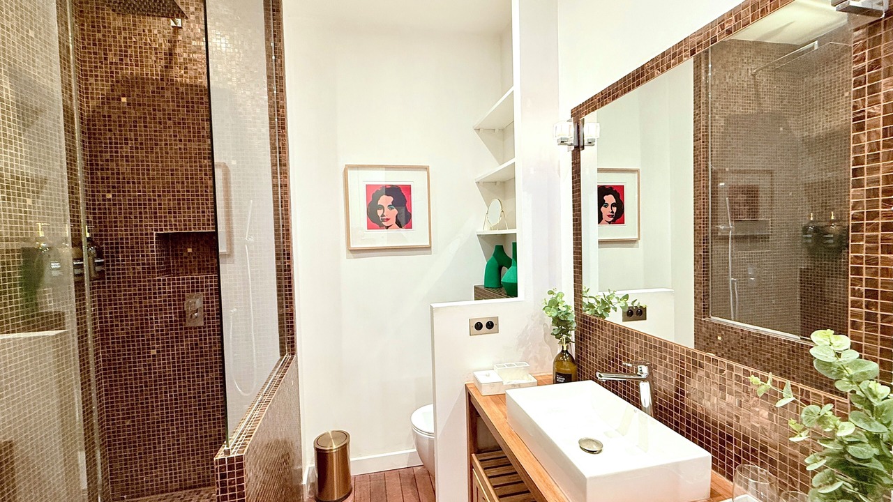 Photo of Bathroom in Arts-et-Metiers