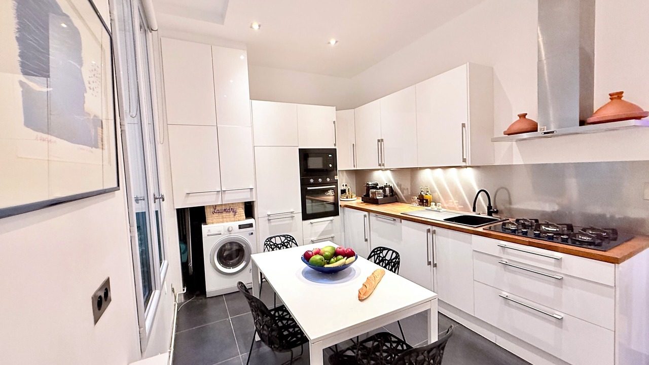 Photo of Kitchen in Arts-et-Metiers