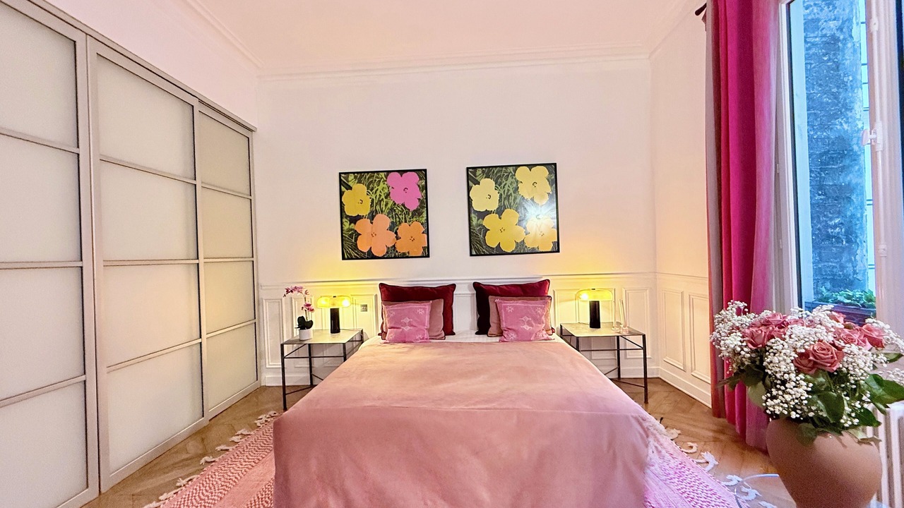 Photo of Bedroom in Arts-et-Metiers