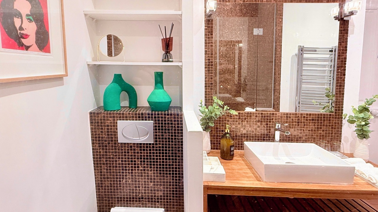 Photo of Bathroom in Arts-et-Metiers