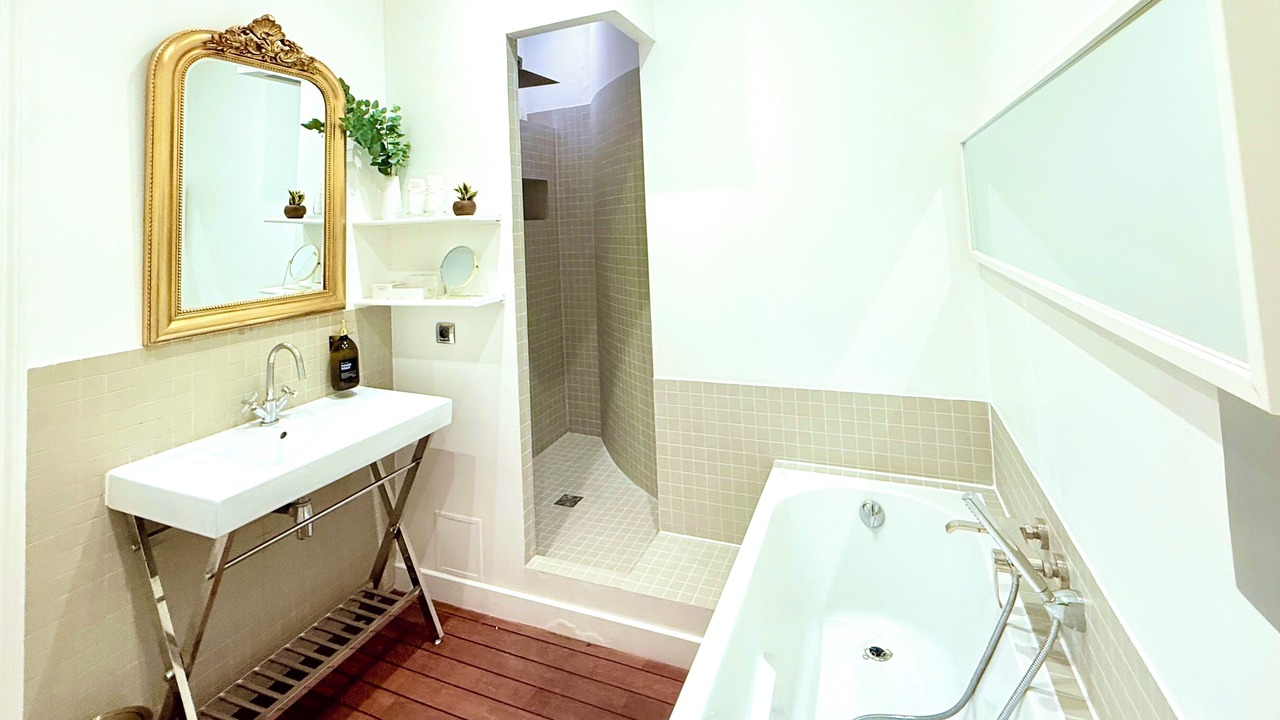 Photo of Bathroom in Arts-et-Metiers