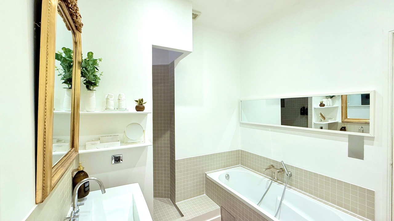 Photo of Bathroom in Arts-et-Metiers