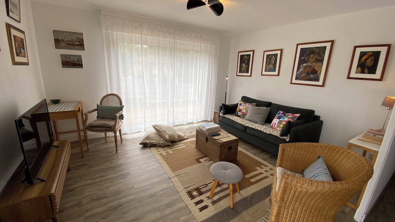 Photo of Livingroom in Chaillot