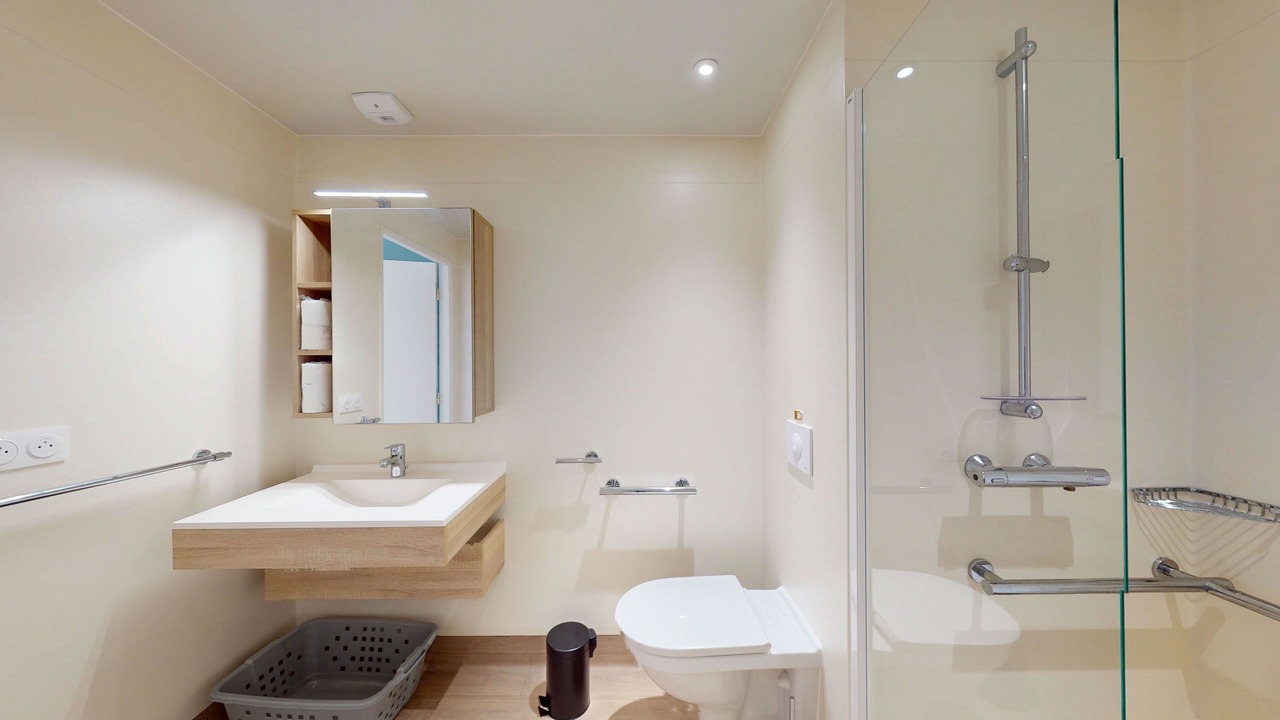Photo of Bathroom in Asnieres-sur-Seine
