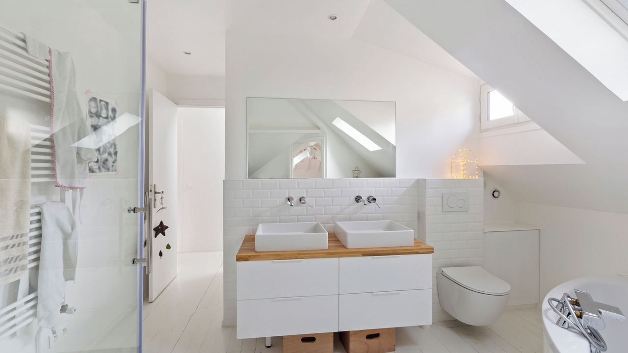 Photo of Bathroom in Garches