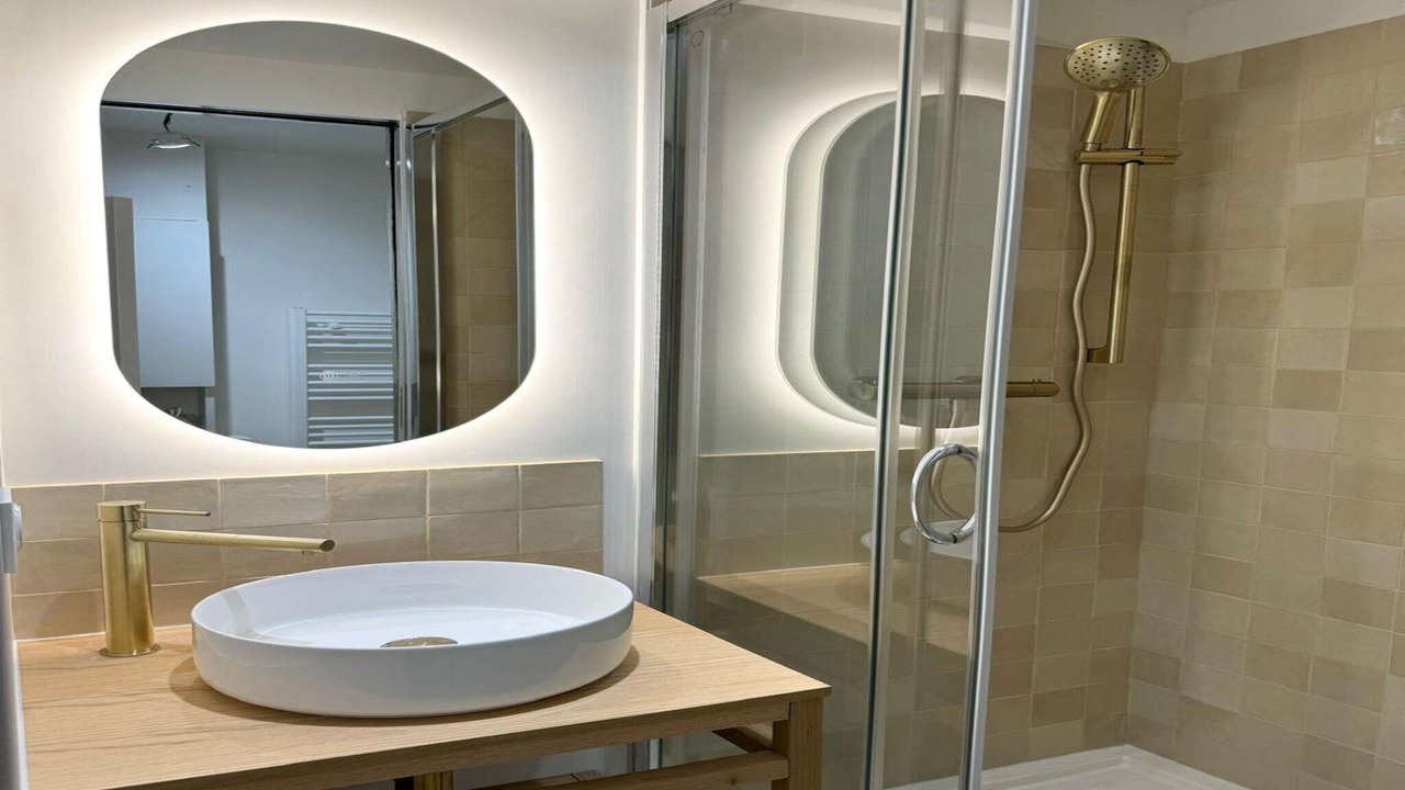 Photo of Bathroom in Quartier de l'Ecole-Militaire