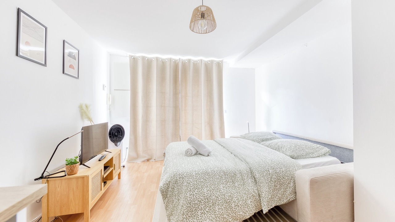 Photo of Bedroom in Plateau - Mont-Valerien