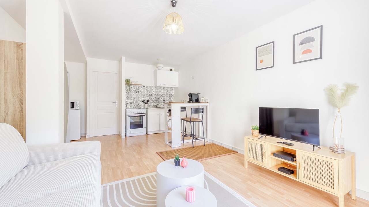 Photo of Livingroom in Plateau - Mont-Valerien