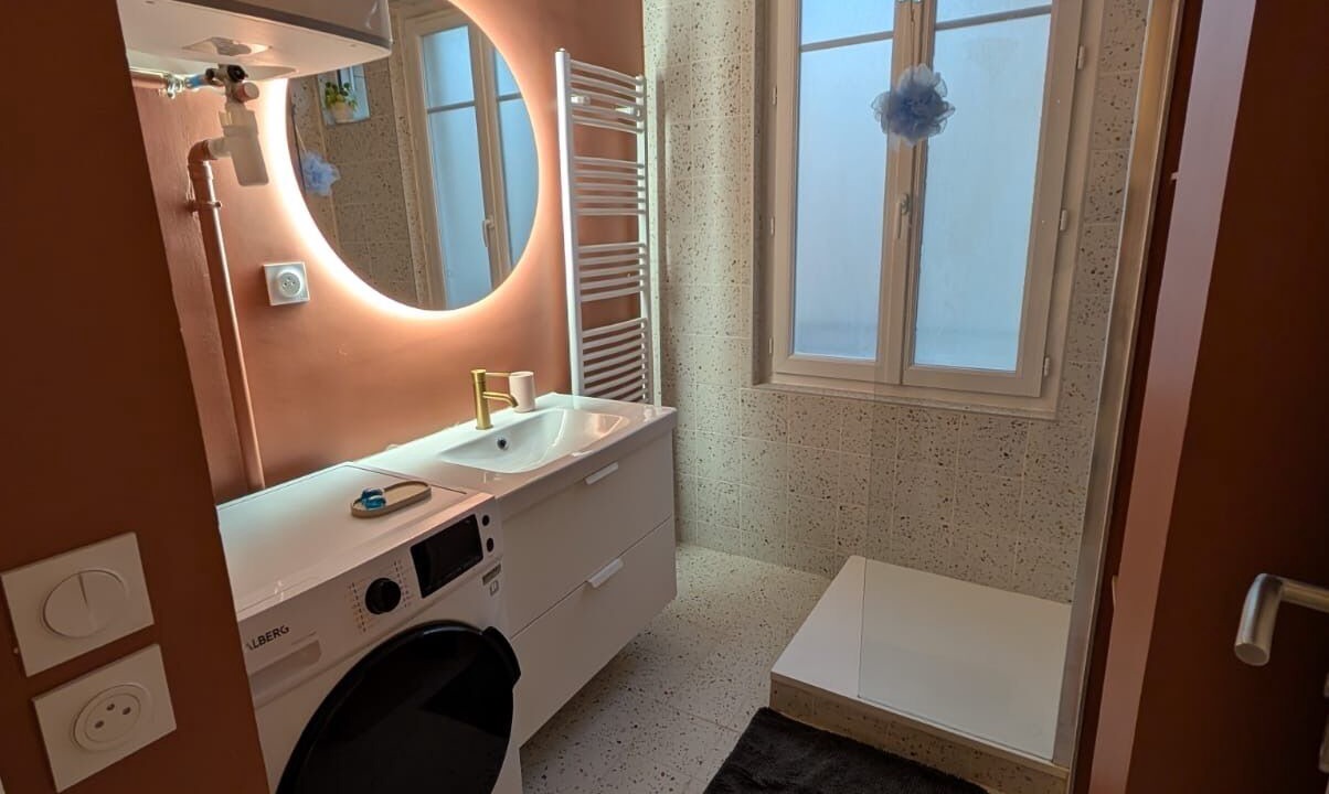 Photo of Bathroom in Asnieres-sur-Seine