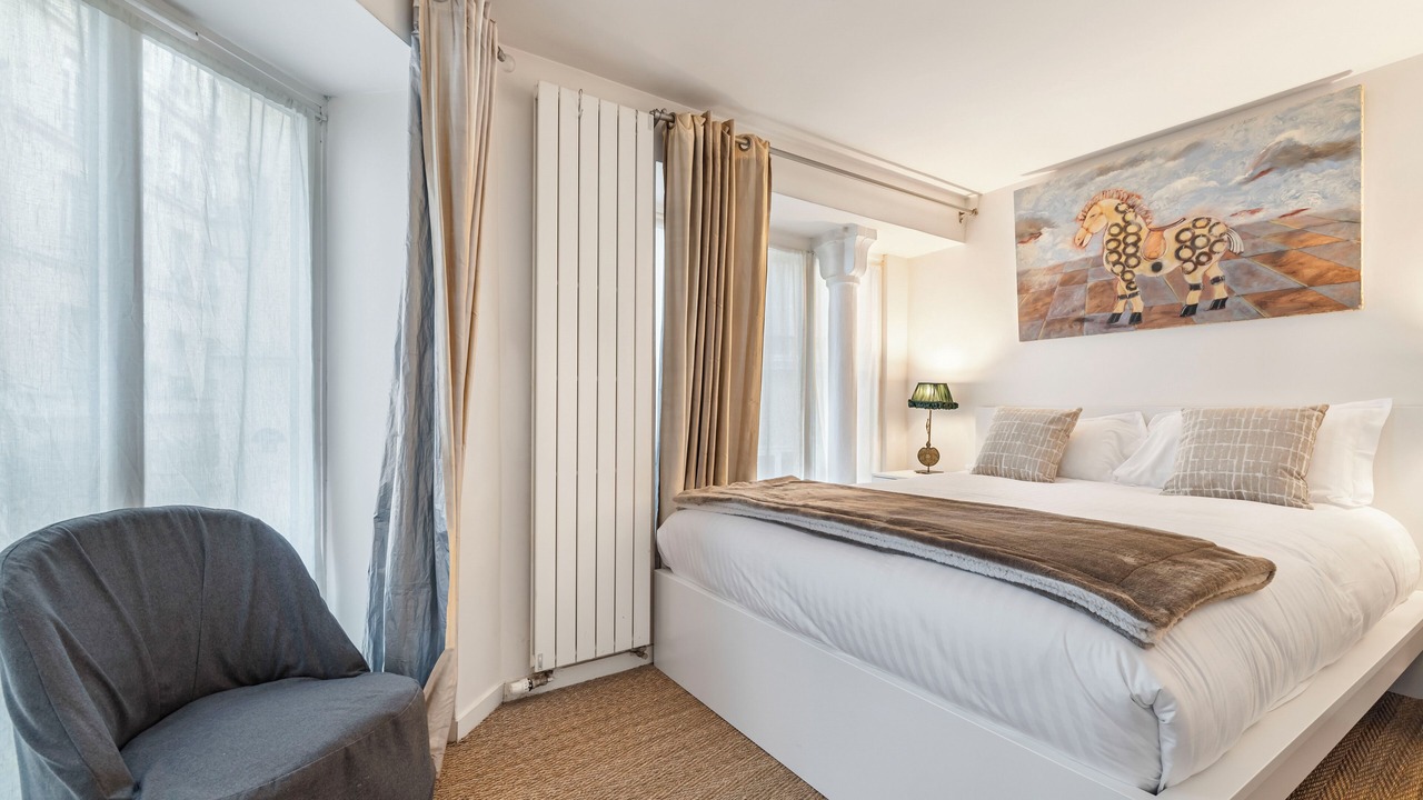 Photo of Bedroom in 3rd Arrondissement