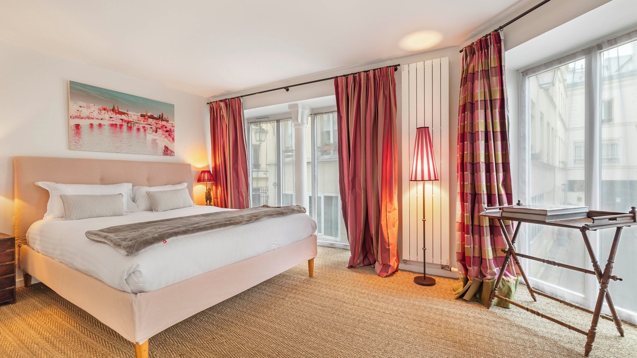 Photo of Bedroom in 3rd Arrondissement