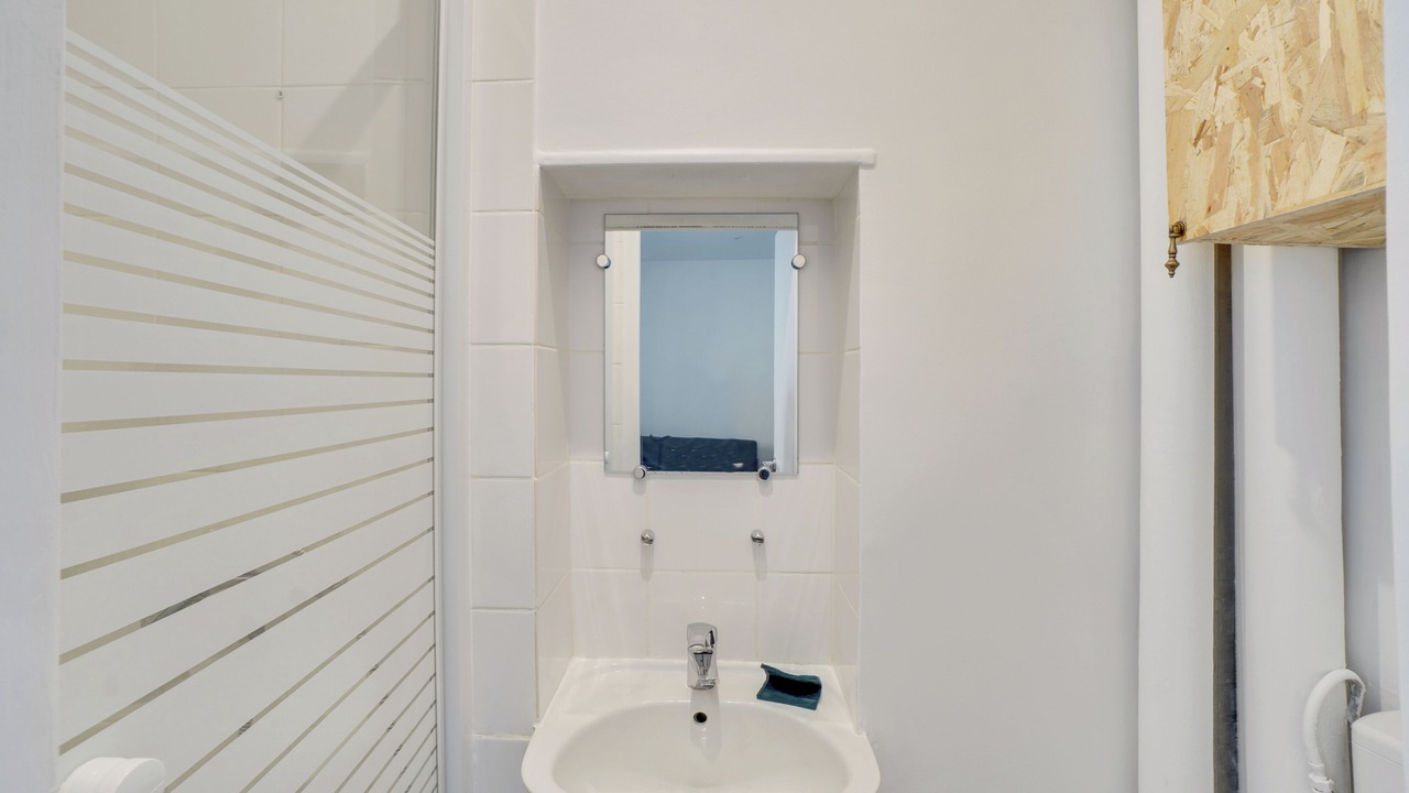 Photo of Bathroom in Arts-et-Metiers
