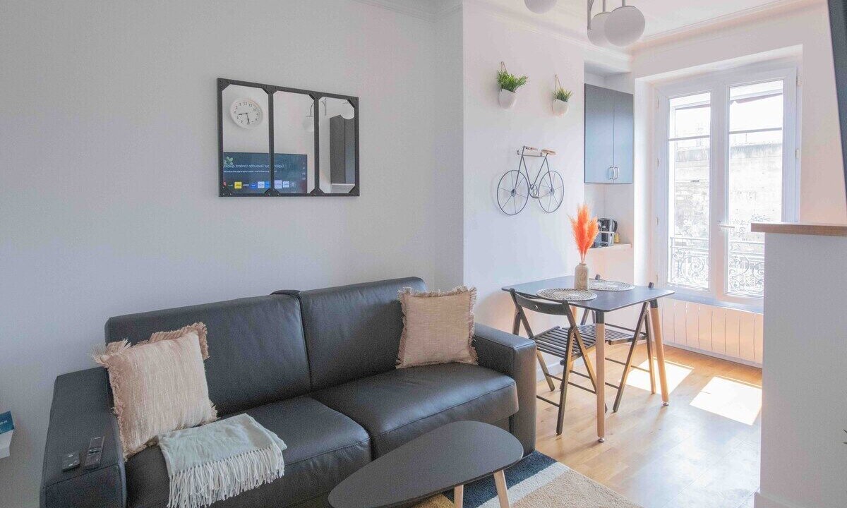 Photo of Livingroom in 12th Arrondissement