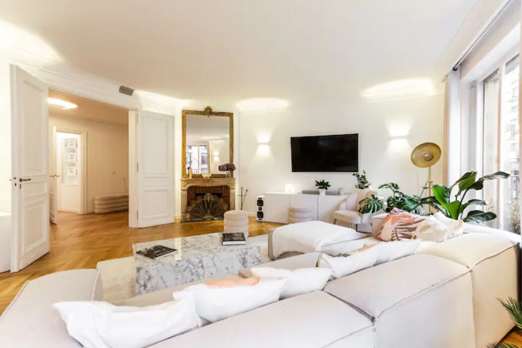 Photo of Livingroom in Chaillot