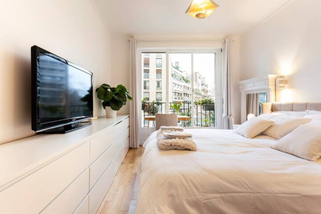 Photo of Bedroom in Chaillot
