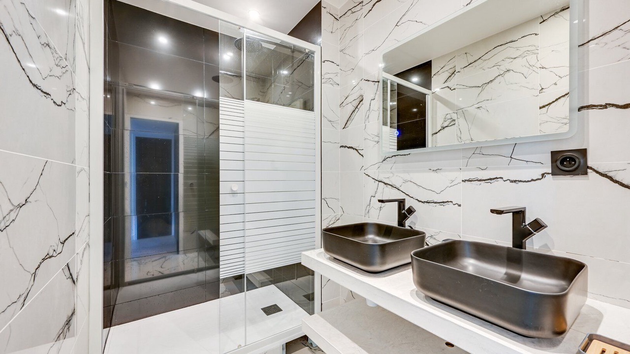 Photo of Bathroom in 15th Arrondissement