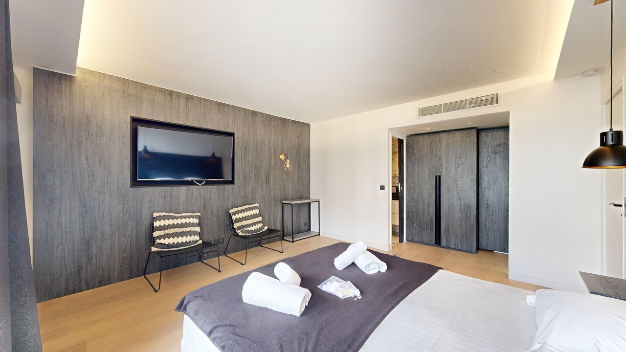 Photo of Bedroom in 15th Arrondissement
