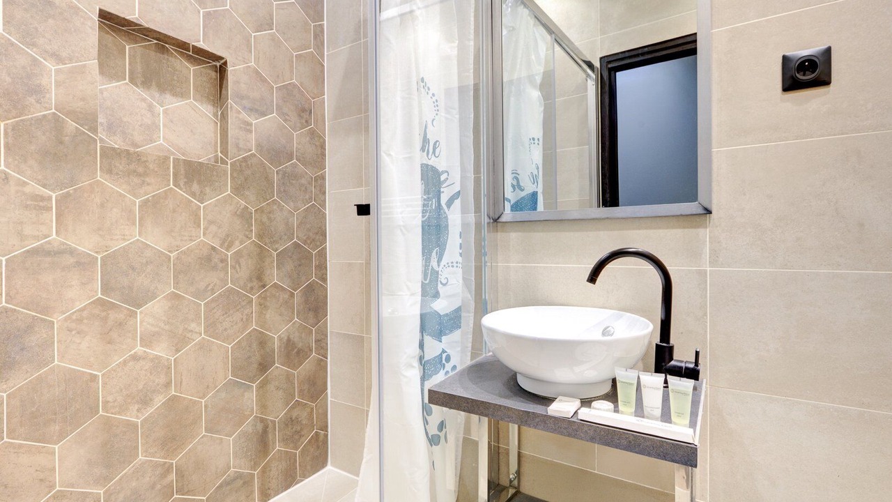 Photo of Bathroom in 12th Arrondissement